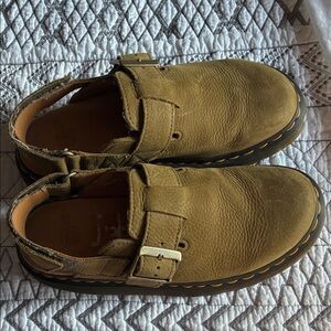 Dr.Martens Olive mules